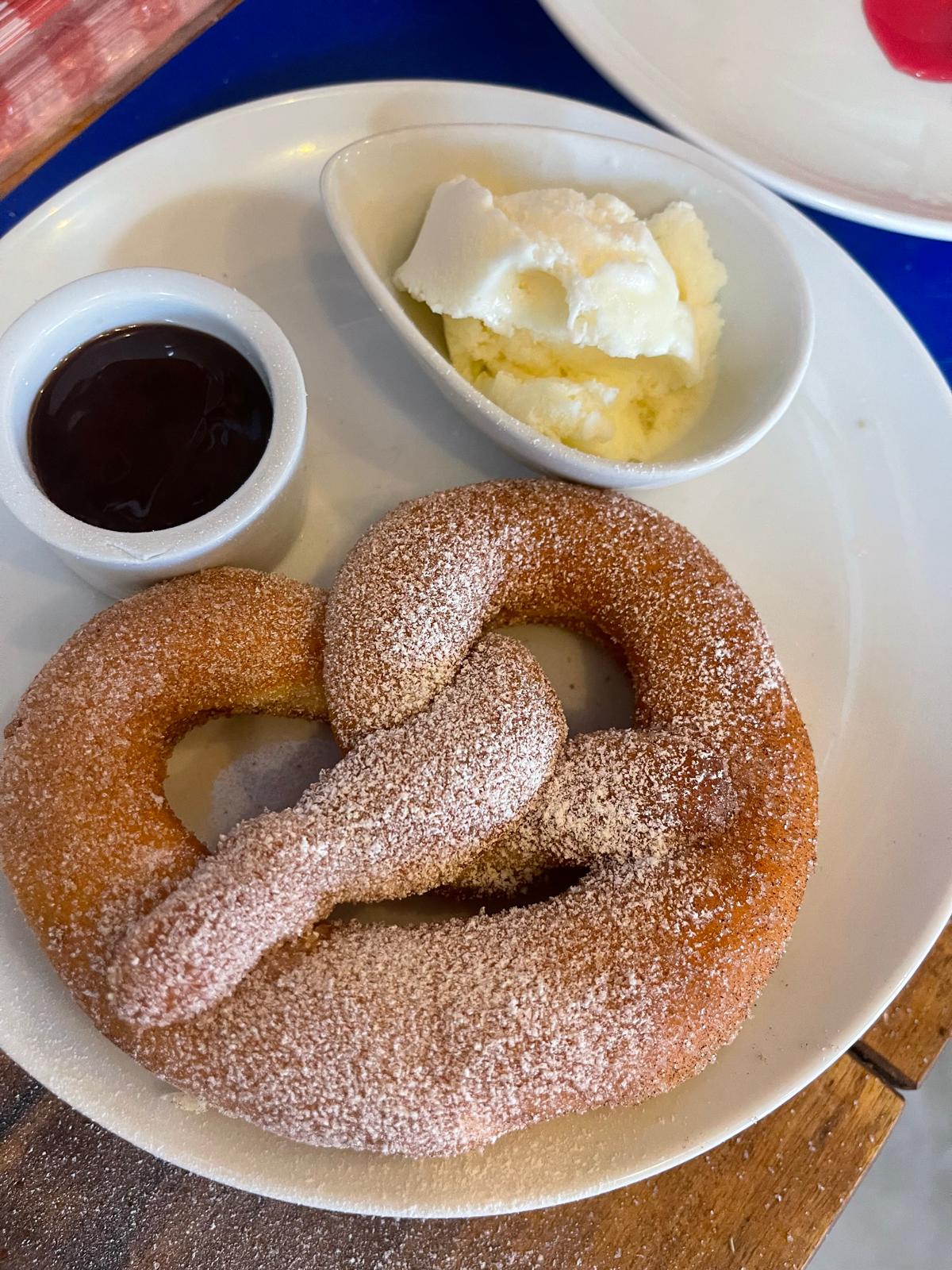 berliner doughnut pretzel